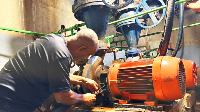 DAE realiza manutenção em bomba do sistema ETA IV