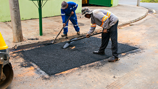 DAE de Santa Bárbara d’Oeste mantém cronograma de tapa-buracos em ruas da cidade